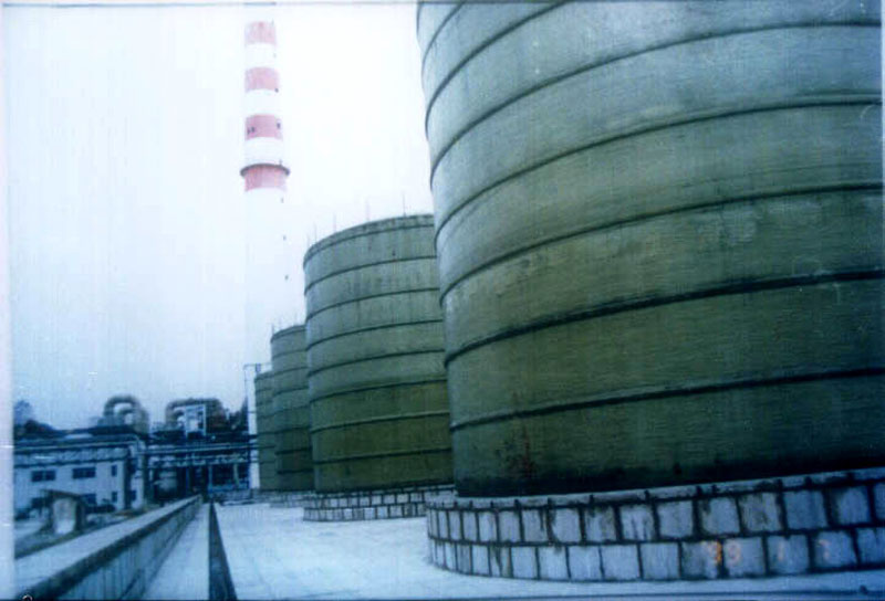 Acid storage tank